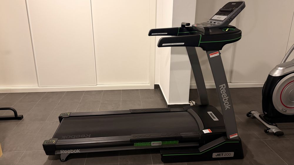 Passadeira Reebok Jet 200