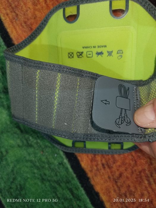Bose _  running_ Reebok _ Neon- orginalne  sportowe etui na telefon..