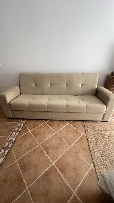 Oportunidade | 2 sofás-cama | 1 deles com chaise-longue
