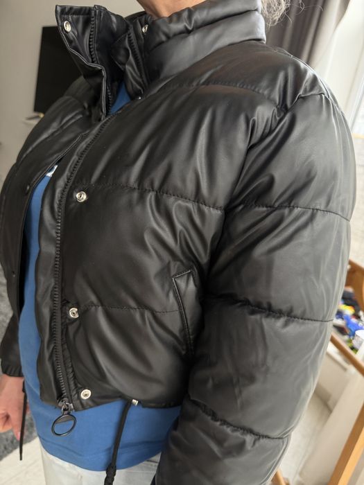 Продам курику женскаю зара оч оч тепоы ка вы ффффы