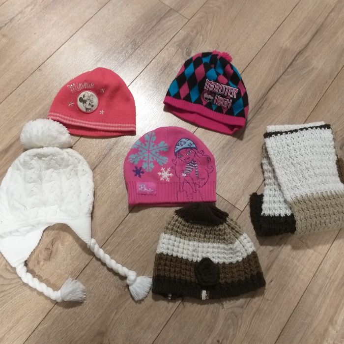 Zestaw czapek 2 -8 lat