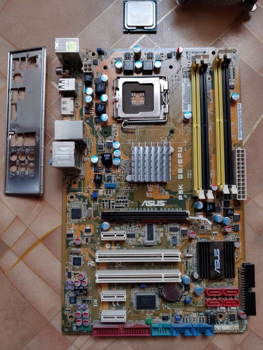 Продам материнскую плату Asus P5K SE/EPU,и др.комплектующие.