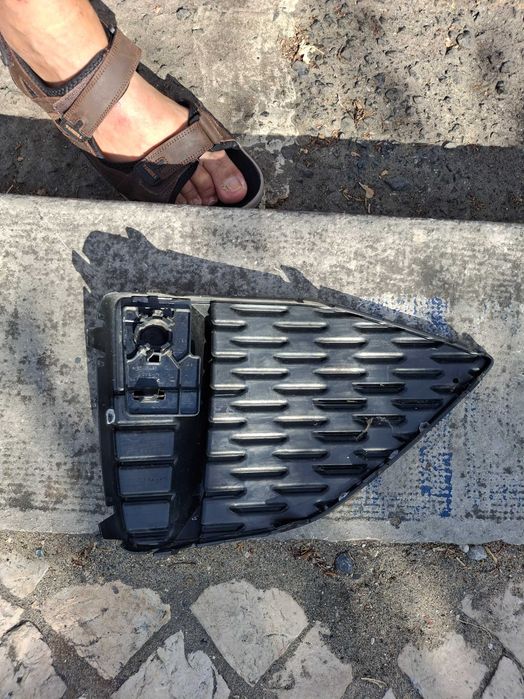 Grelha de farol de nevoeiro  Audi Q2