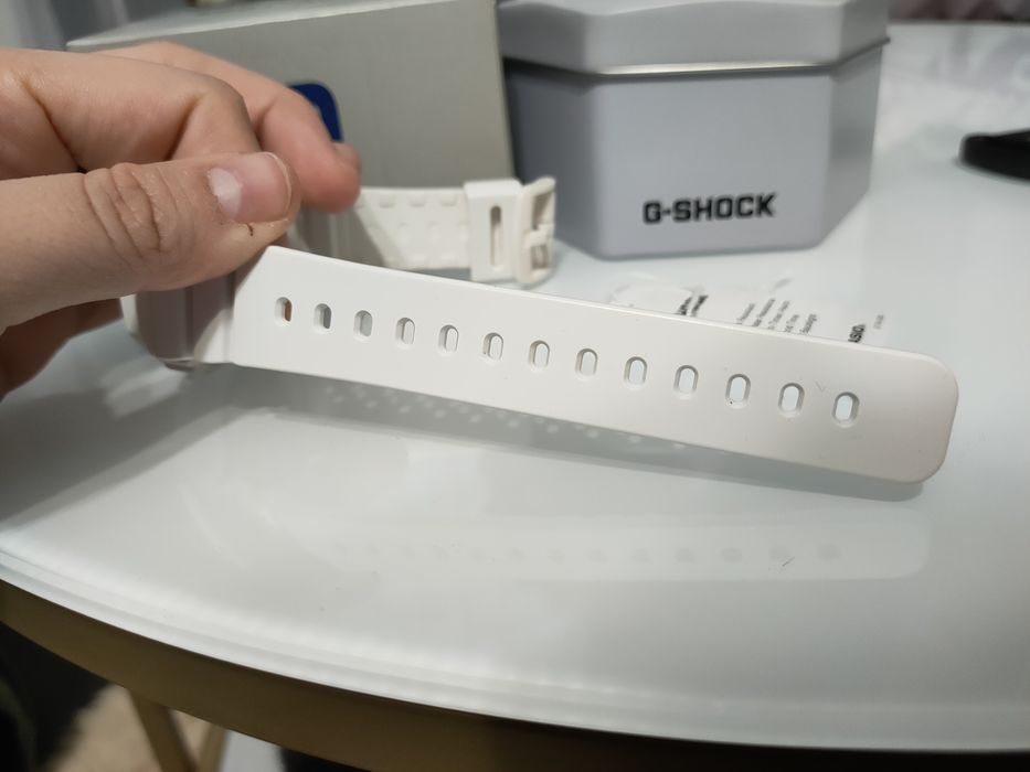 Zegarek G-Shock GMA-P2100-7AER white biały