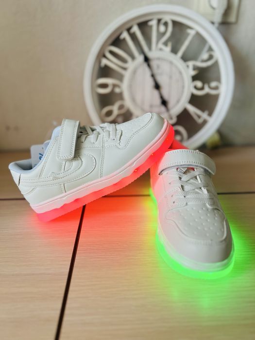 Продам залишки дитячого взуття оптом!