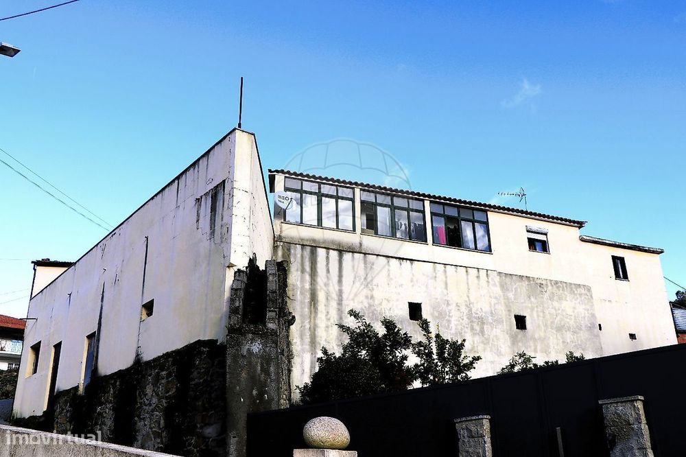 Moradia T4 para venda