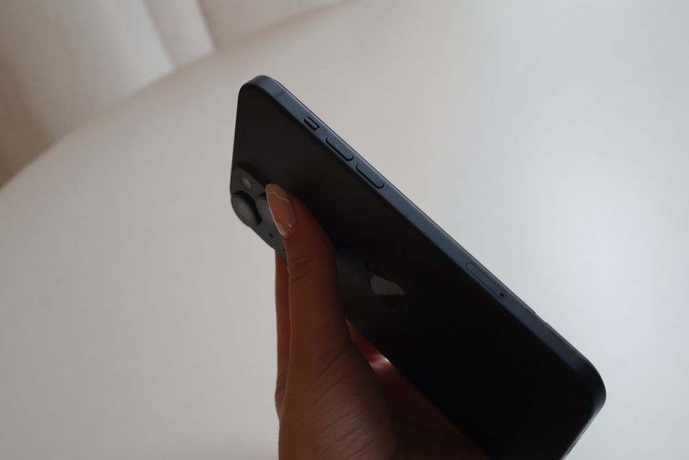 Iphone 15 PLUS com menos de um ano de uso. Como novo!