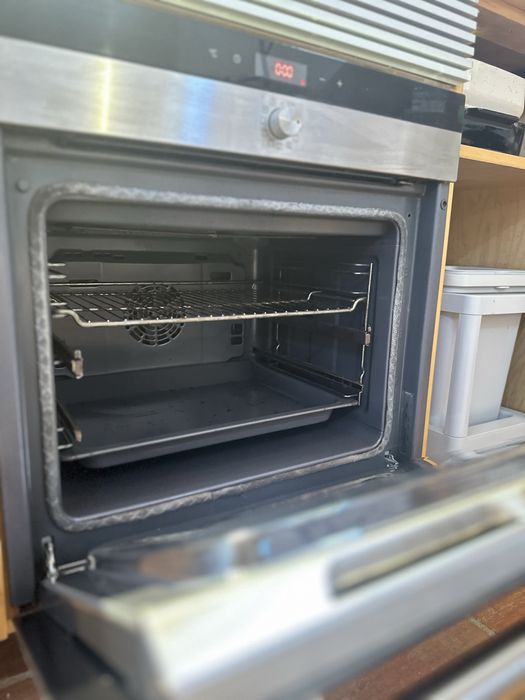 Forno Siemens embutido — modelo HB74AS551E/45