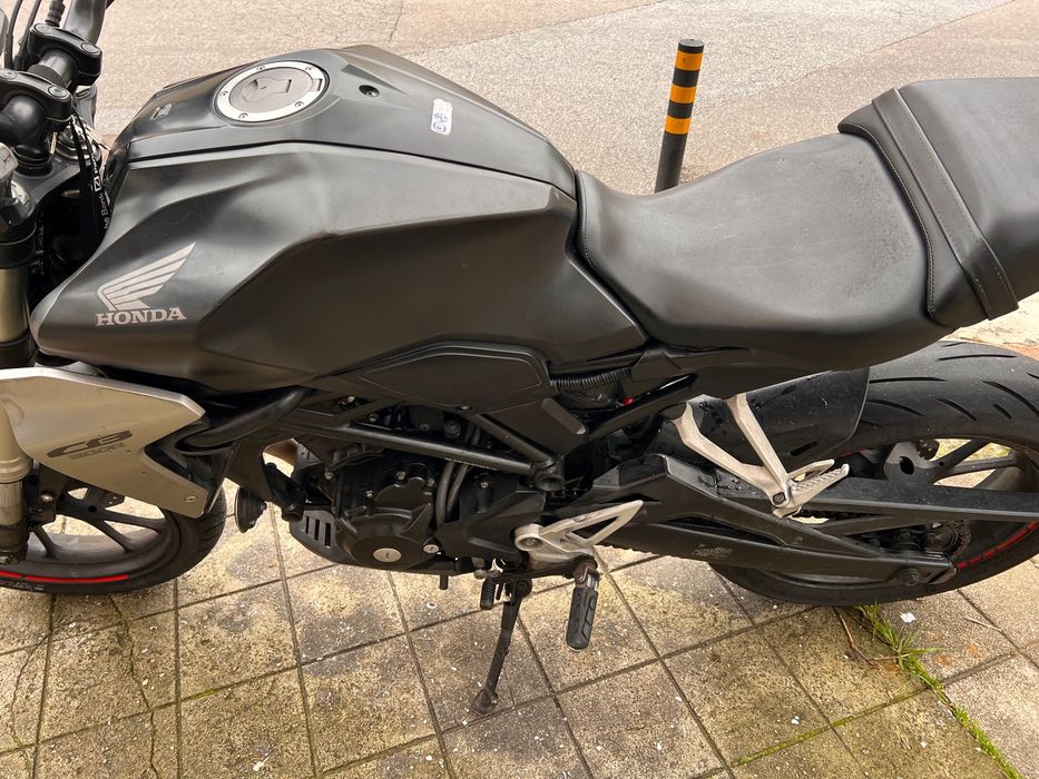 CB 300r 2019 com ABS .