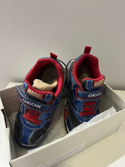 Кросівки дитячі Geox Marvel з вогниками