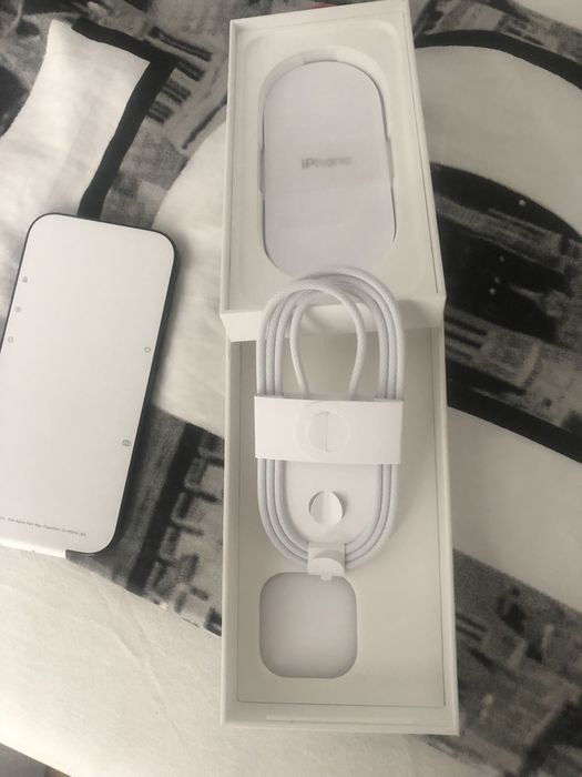 Telefon iphone 16 pro 128 GB