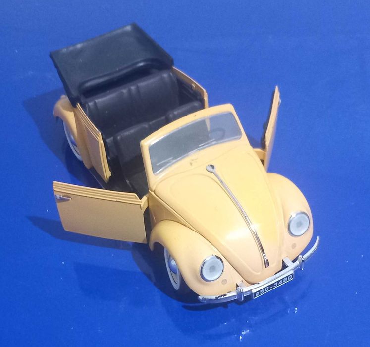 Miniatura de coleção escala 1.18 da solido