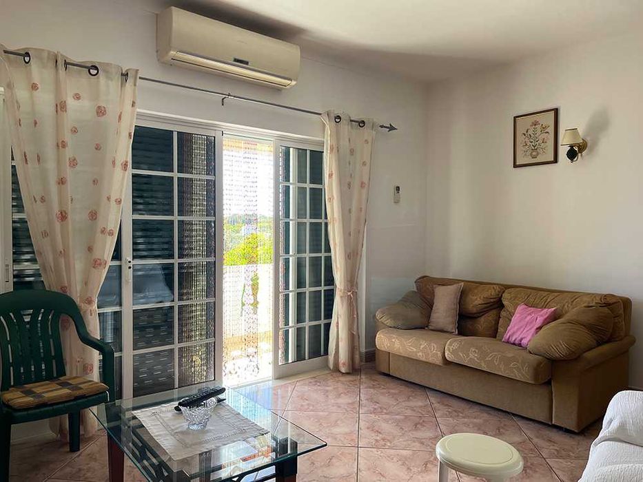 Moradia com Piscina para Férias em Altura