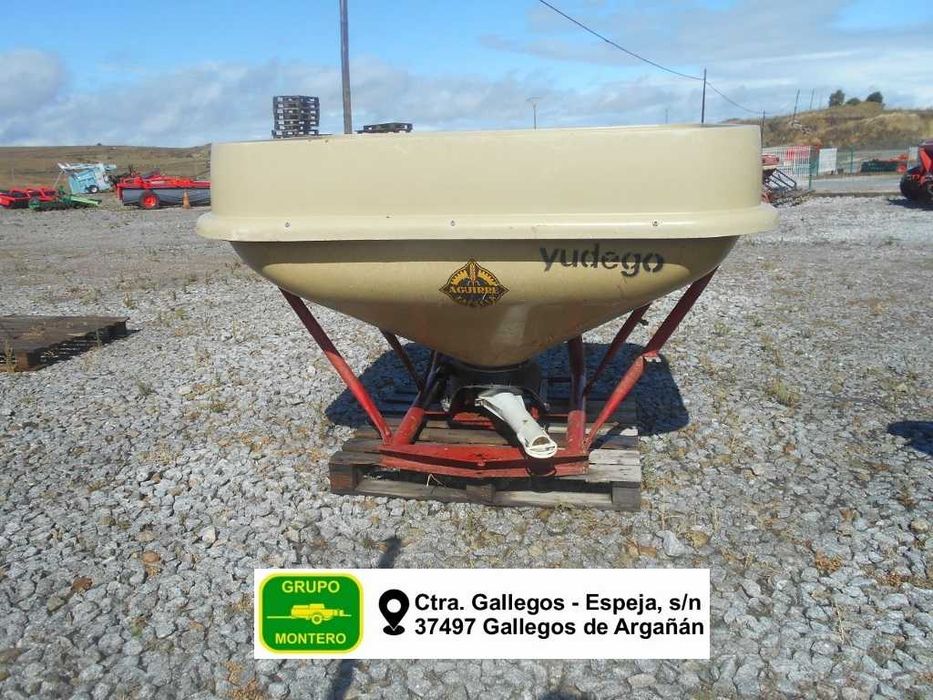 Espalhador de adubo aguirre 1.400L