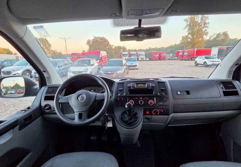 Volkswagen Transporter 2,0 TDI 140 KM 9- Osobowy