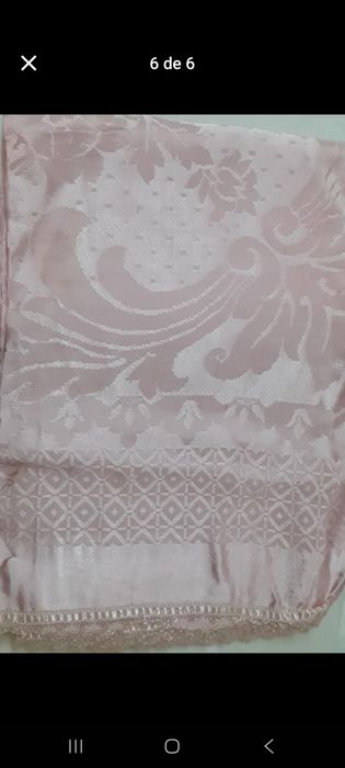 Colchas grandes rosa e branca