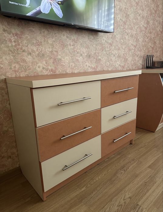 Комод в ідеальному стані