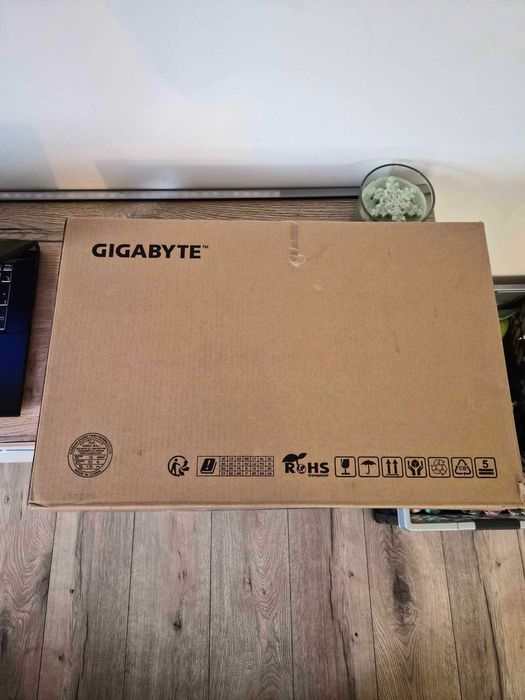 Laptop Gamingowy GIGABYTE G7KE