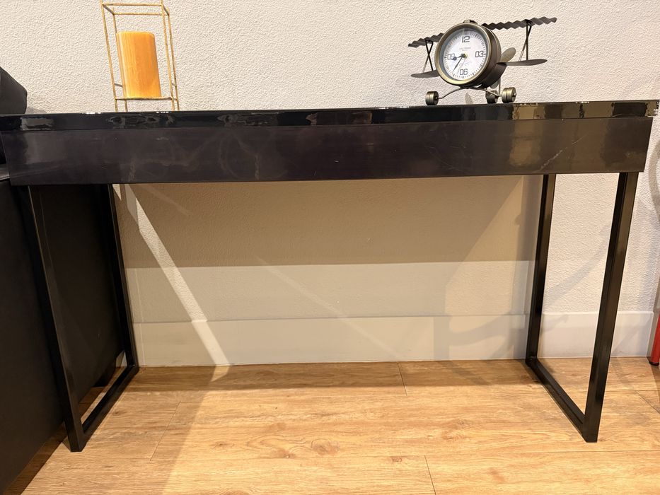 2 Consolas individuais pretas brilhantes com gavetas