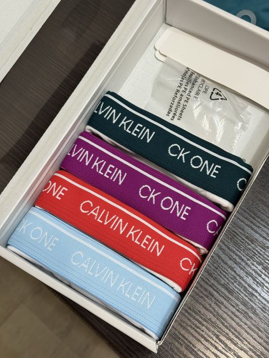 Набір calvin klein ck one стринги Л