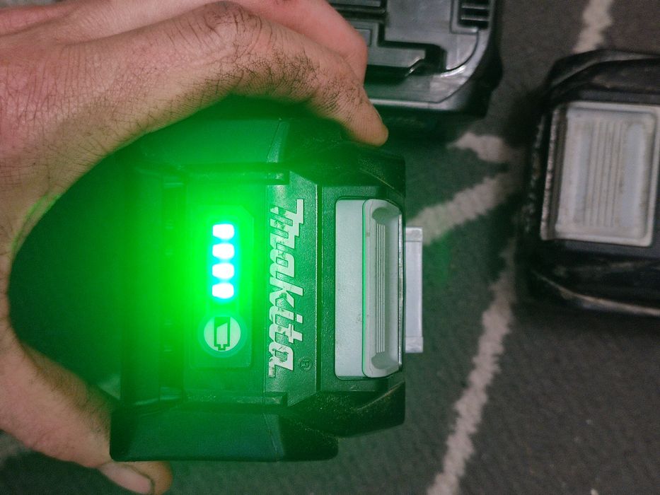 Продам батарею makita 40 в 4а і 2а