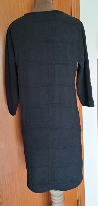 Vestido Mini em Malha Preta Texturada Padrão Geométrico Manga 3/4