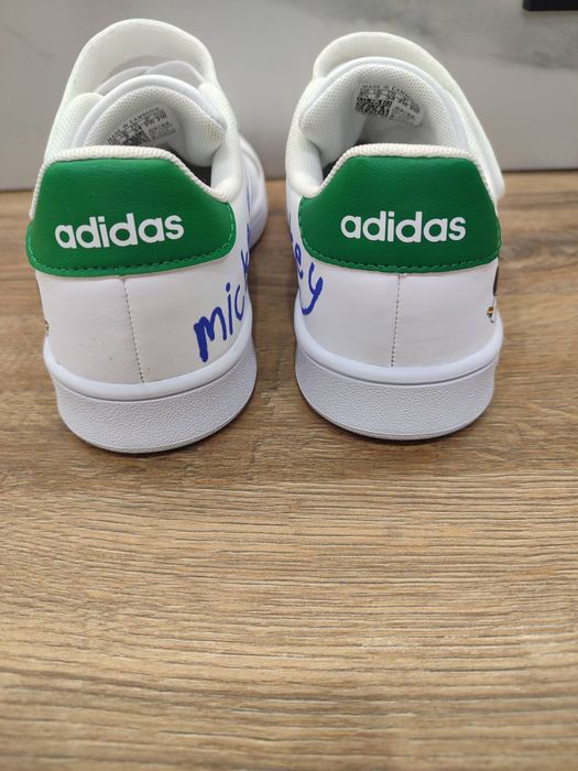 Дитячі кросівки Adidas x Disney Grand Court