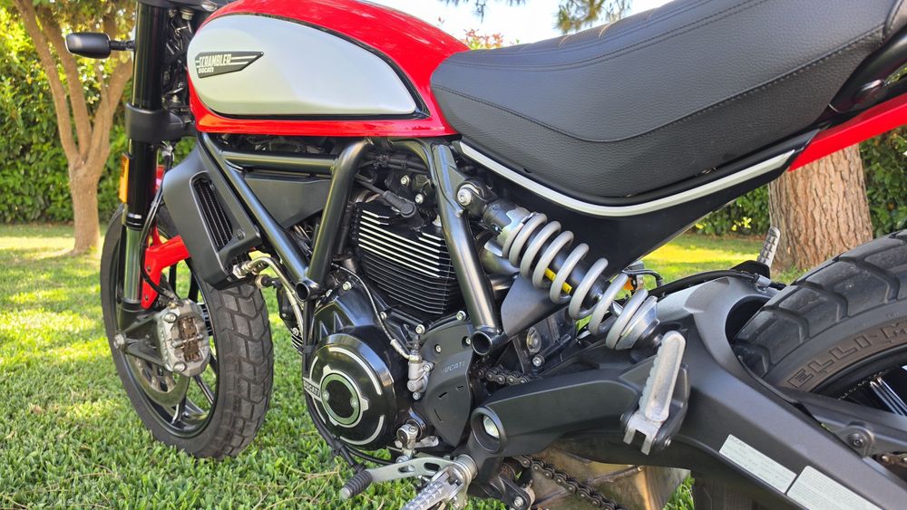 Ducati scrambler icon 800