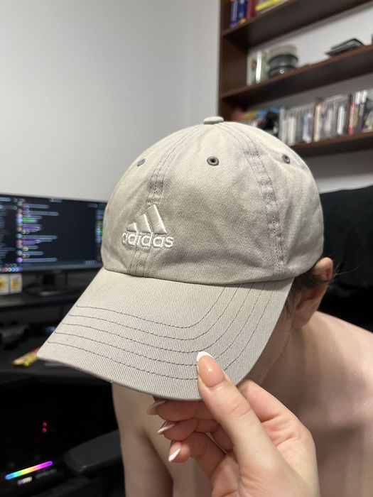 Adidas czapka z daszkiem szara