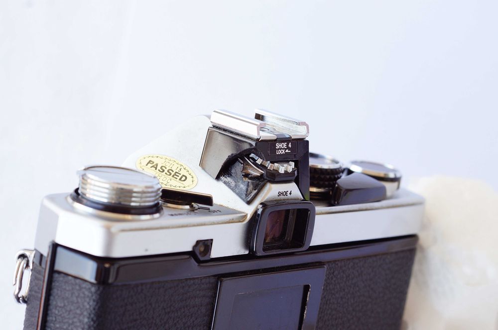 Aparat Olympus OM-2n z problemem
