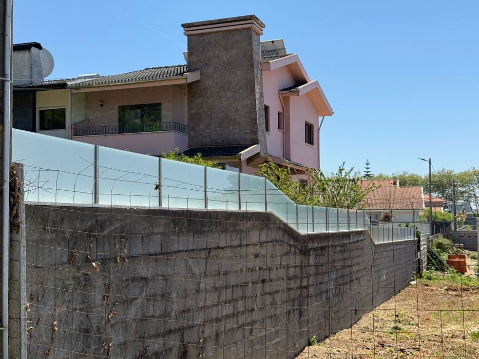 Vidraceiro , venda e colocação de vidros e espelhos