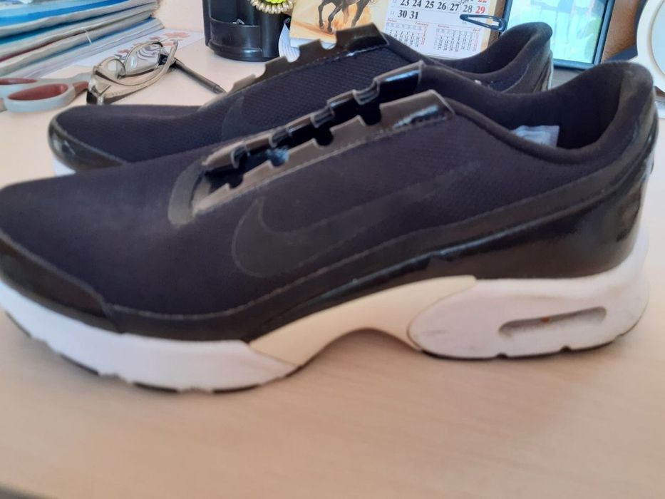 Кросівки nike в чудовому стані