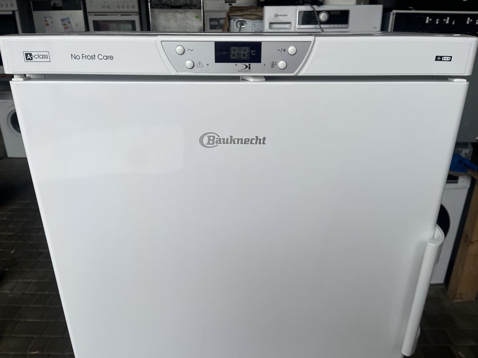 Морозильна камера Bauknecht No frost SQ18 На 6 кошиків.Стан нової.