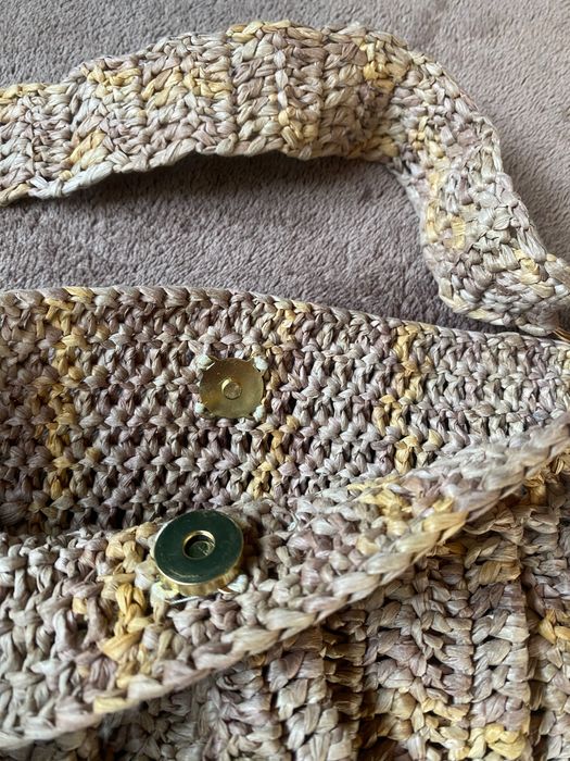 Torebka handmade rafia frędzle falbana boho beż brąz Mammanita Cucire