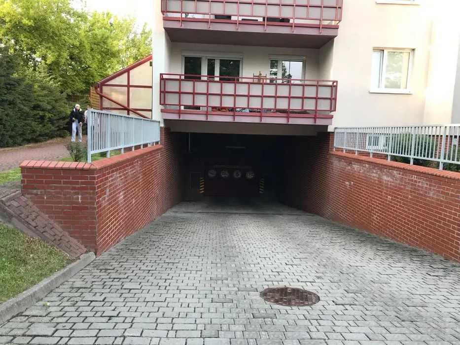 Wynajmę miejsce postojowe w garażu podziemnym -Slawinek ul.Basniowa 31 - Widok 2