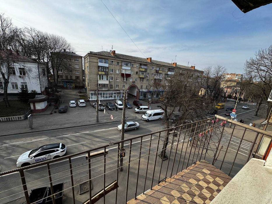 Зміна ціни-1500 ТЕРМІНОВО! 2км в Центрі нашого міста , 43 м2   3/5 поверх , не кутова, є балкон