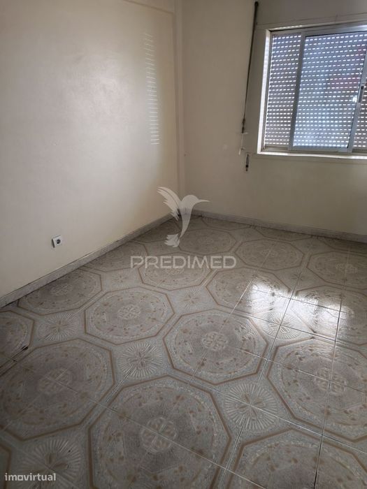 Apartamento T4 no Bairro dos Assentos