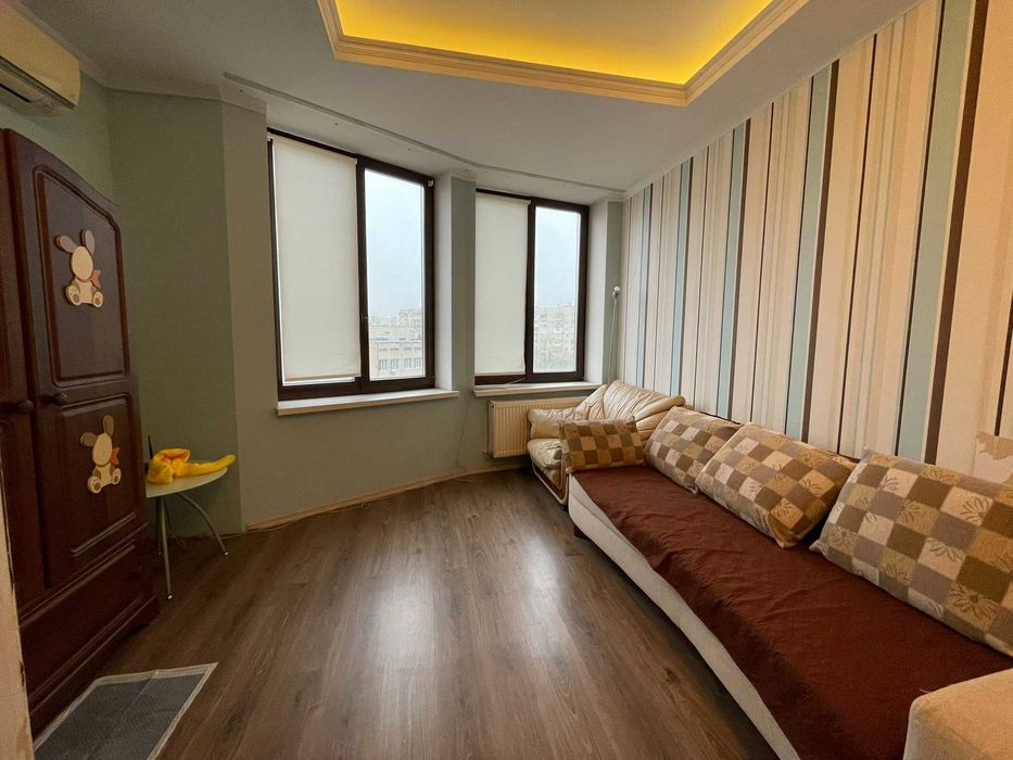 Большая семейная квартира 130м 6 этаж. Теплый дом, парковка во дворе.