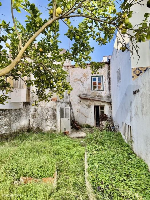 Moradia T3 para recuperar — no coração do centro histórico de Santiago — Santiago Do Cacém, Santa Cruz E São Bartolomeu Da Serra, Setúbal