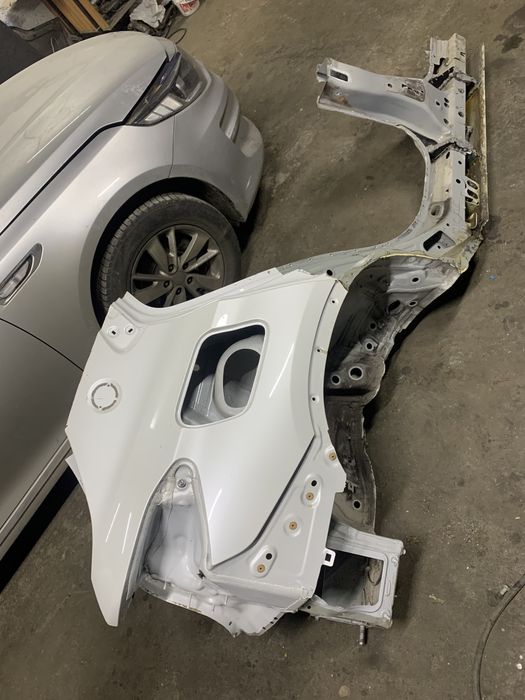 Задня права чверть, боковина, праве крило  BMW Х2