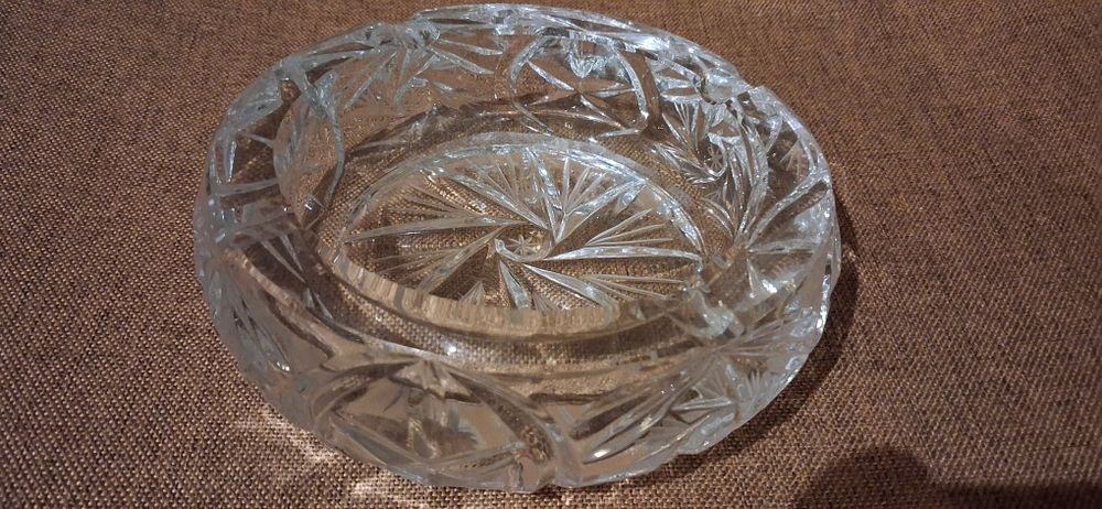 Popielnica z grubego kryształu