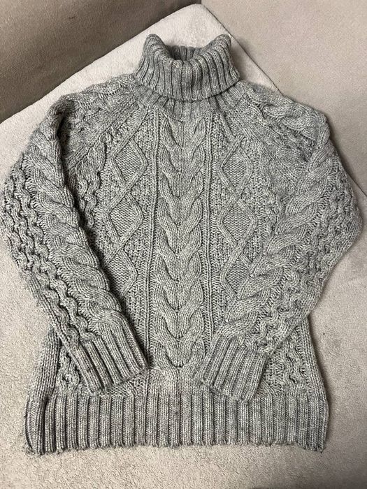 Теплий жіночий светр вовна вʼязаний шерстяний гольф Karol