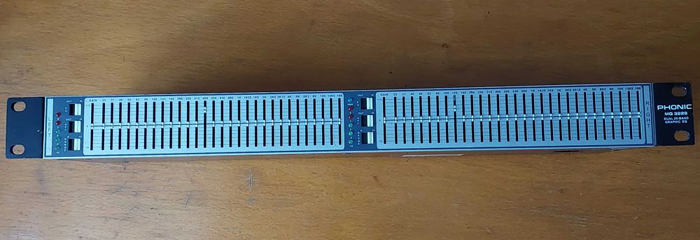 PHONIC MQ3229...