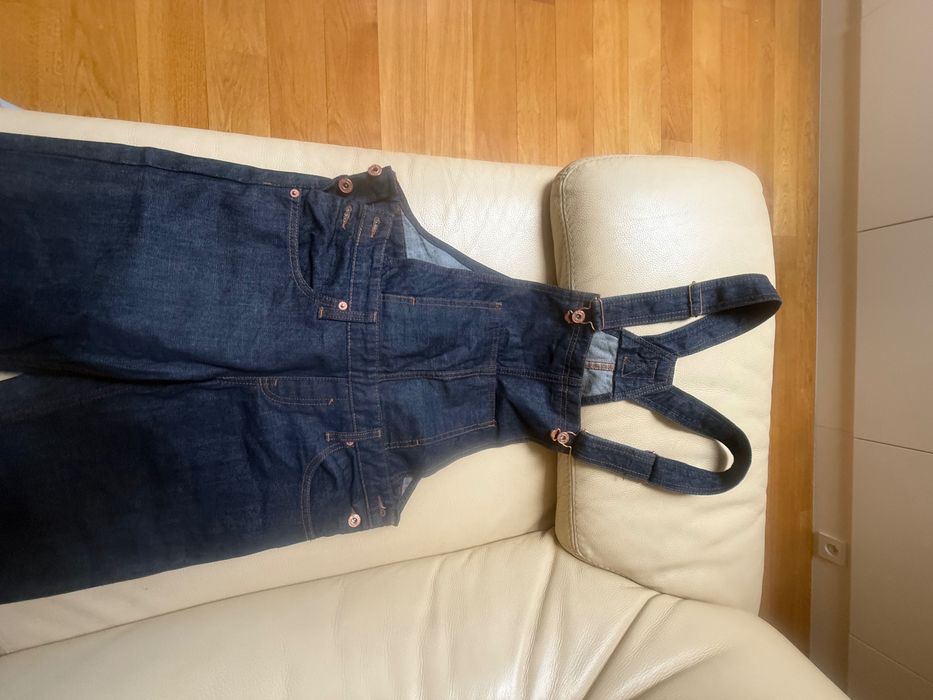 Damskie jeansy typu ogrodniczki od River Island