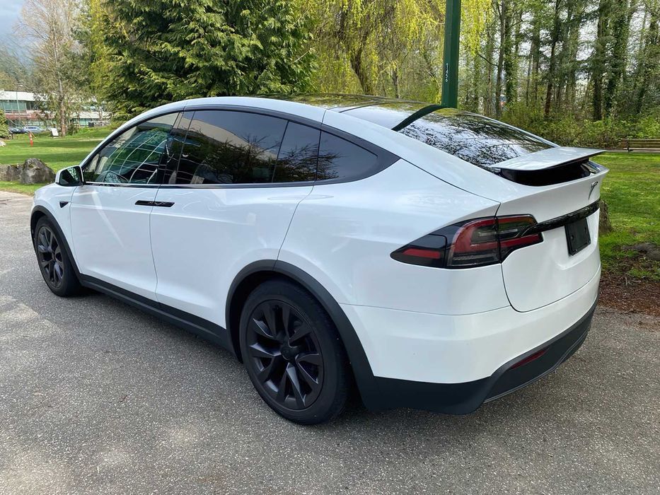 Tesla Model X      2022