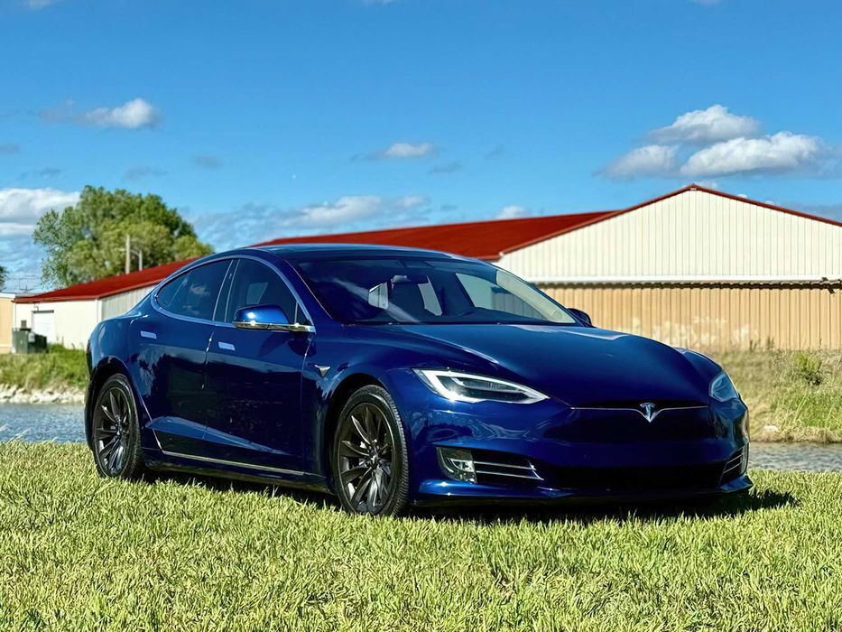 Tesla Model S 100D      2017