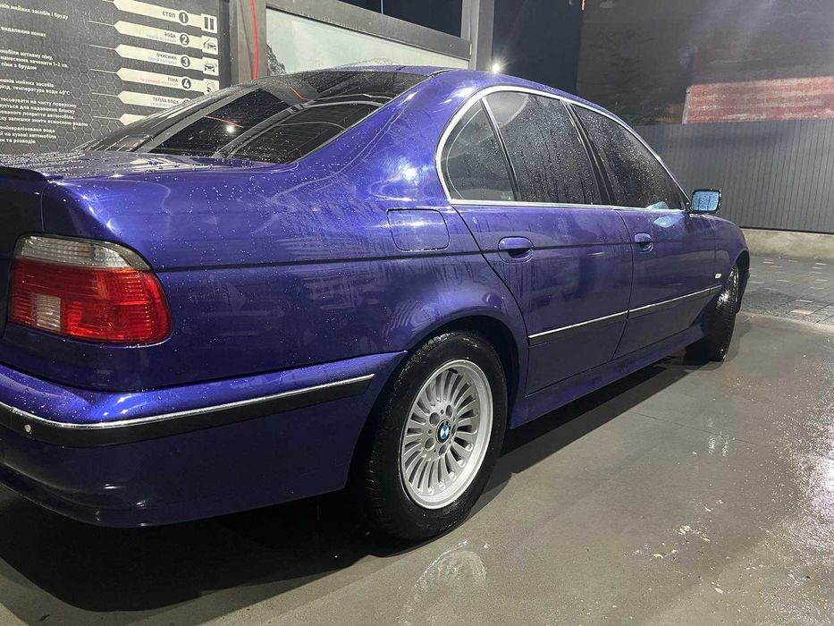 Продам БМВ  е39.