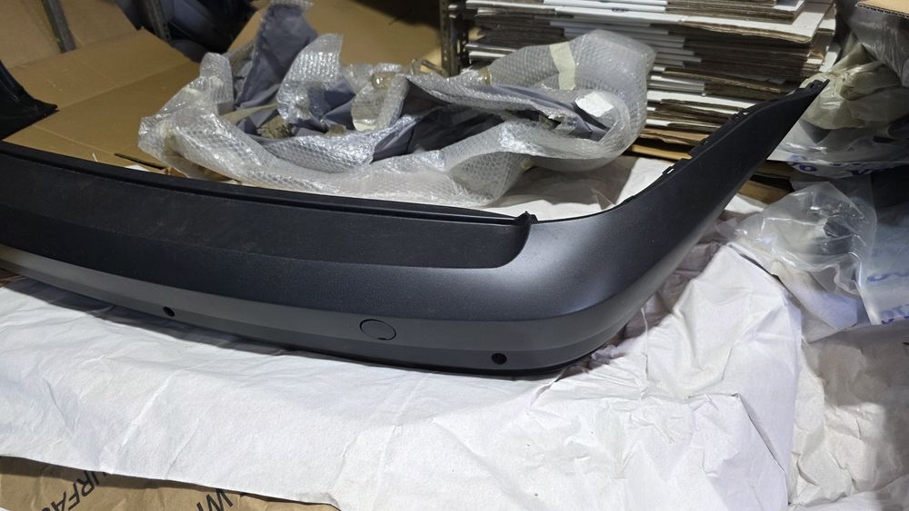 Zderzak tył tylny vw caddy 15-20 long długa nowy 4 pdc