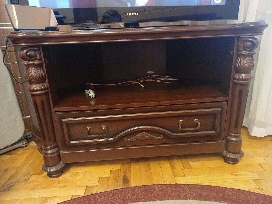 Тумба угловая под телевизор