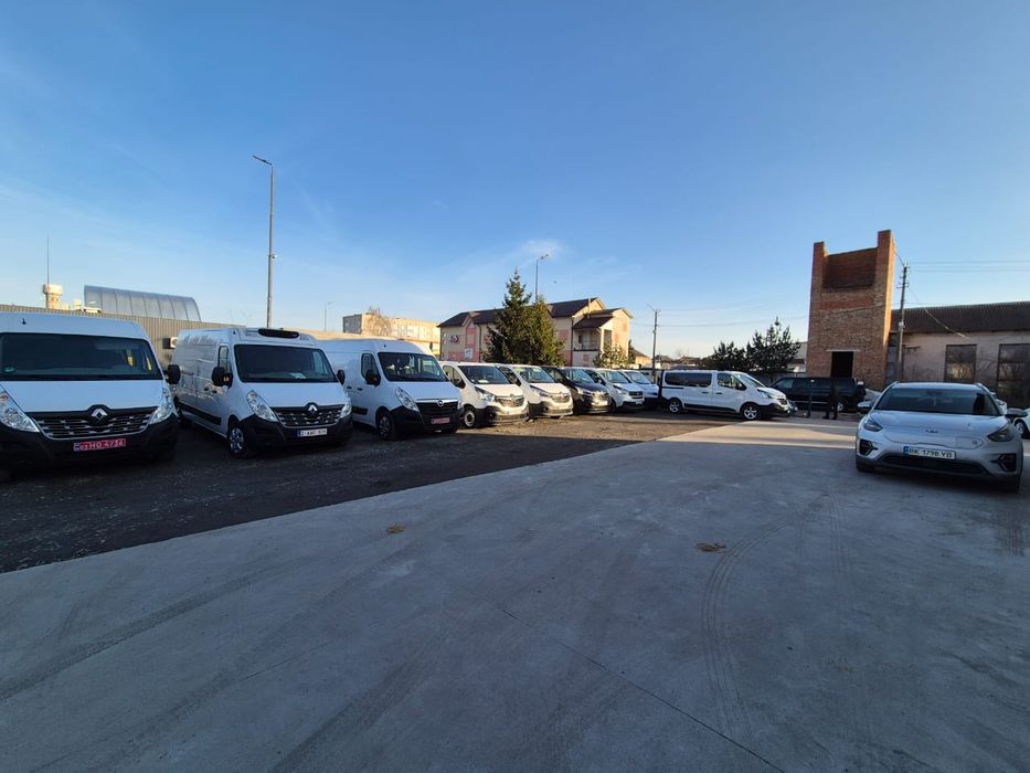 Продаж СВІЖОПРИГНАНИХ вантажних і пасажирських бусів